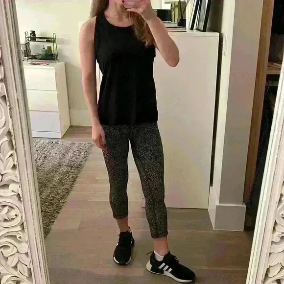 Lululemon Black & White Cropped Leggings - Picture 2 of 7